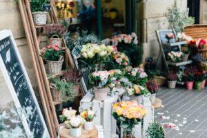 TOP 20 Best Things to Sell in a Flower Shop
